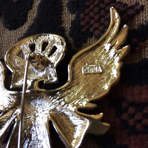 Bob Mackie: Golden Inlaid Enamel Angel Brooch. - Picture 5 of 15